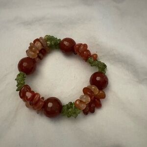 Elegant Red and Green Stretch Beaded Bracelet
